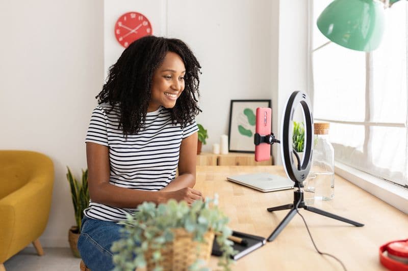 Brand Design dengan Canva Pro